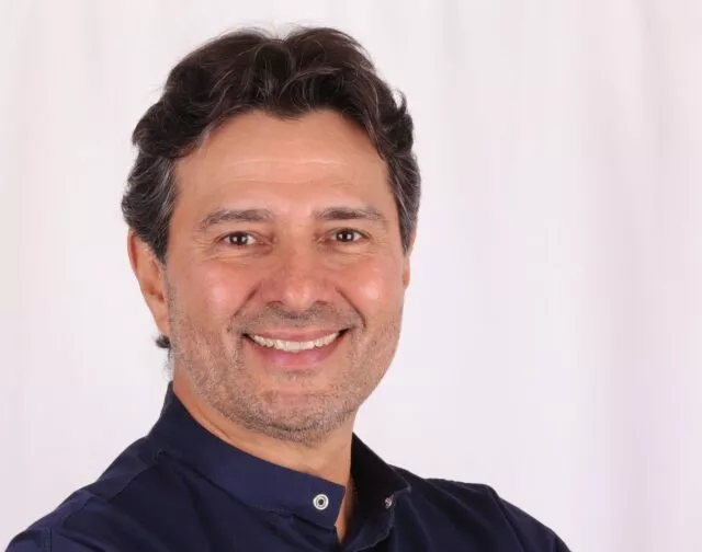 Doctor Mario Garita does beautiful smile dental treatments