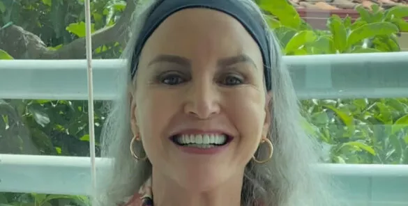 Mrs Dawn Rice, from USA, smile after her dental implants treatment in Costa Rica.